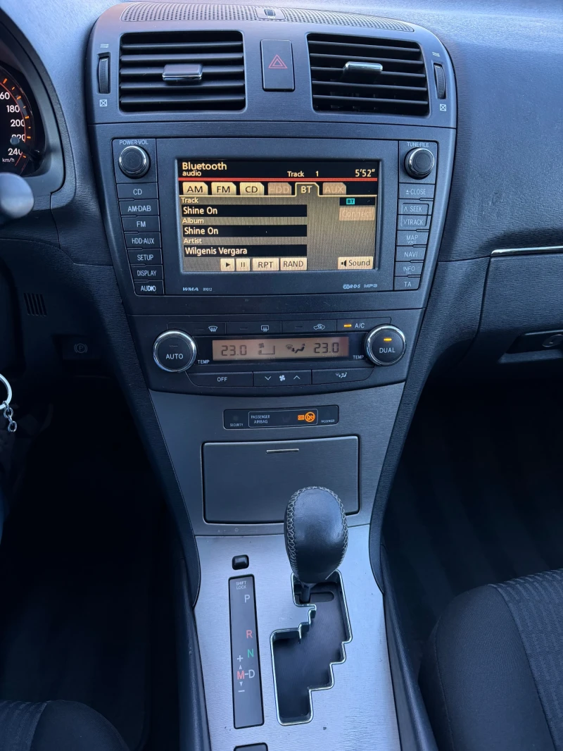 Toyota Avensis 2.2D-CAT Aвтоматик, снимка 12 - Автомобили и джипове - 53112128