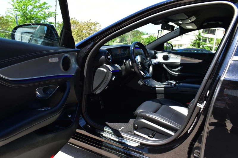 Mercedes-Benz E 220 4MATIC AMG-PACKET* FULL LED* DIGITAL* AMBIENT LIGH, снимка 10 - Автомобили и джипове - 53534909