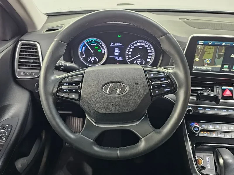 Hyundai Grandeur Hybrid Premium, снимка 12 - Автомобили и джипове - 55643736