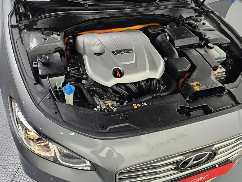 Hyundai Grandeur Hybrid Premium, снимка 6 - Автомобили и джипове - 55643736