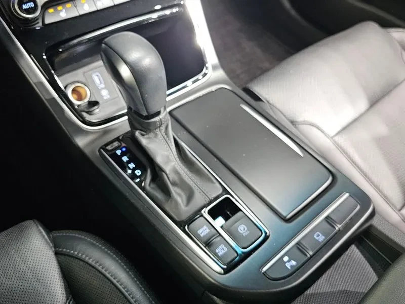 Hyundai Grandeur Hybrid Premium, снимка 9 - Автомобили и джипове - 55643736