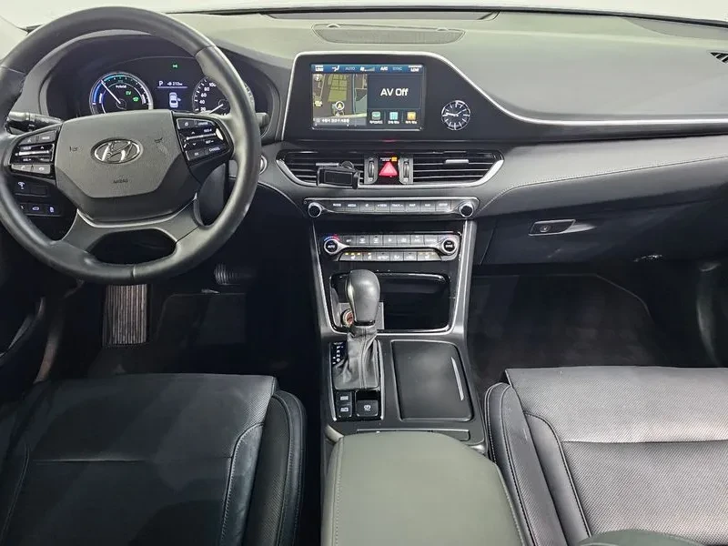 Hyundai Grandeur Hybrid Premium, снимка 7 - Автомобили и джипове - 55643736