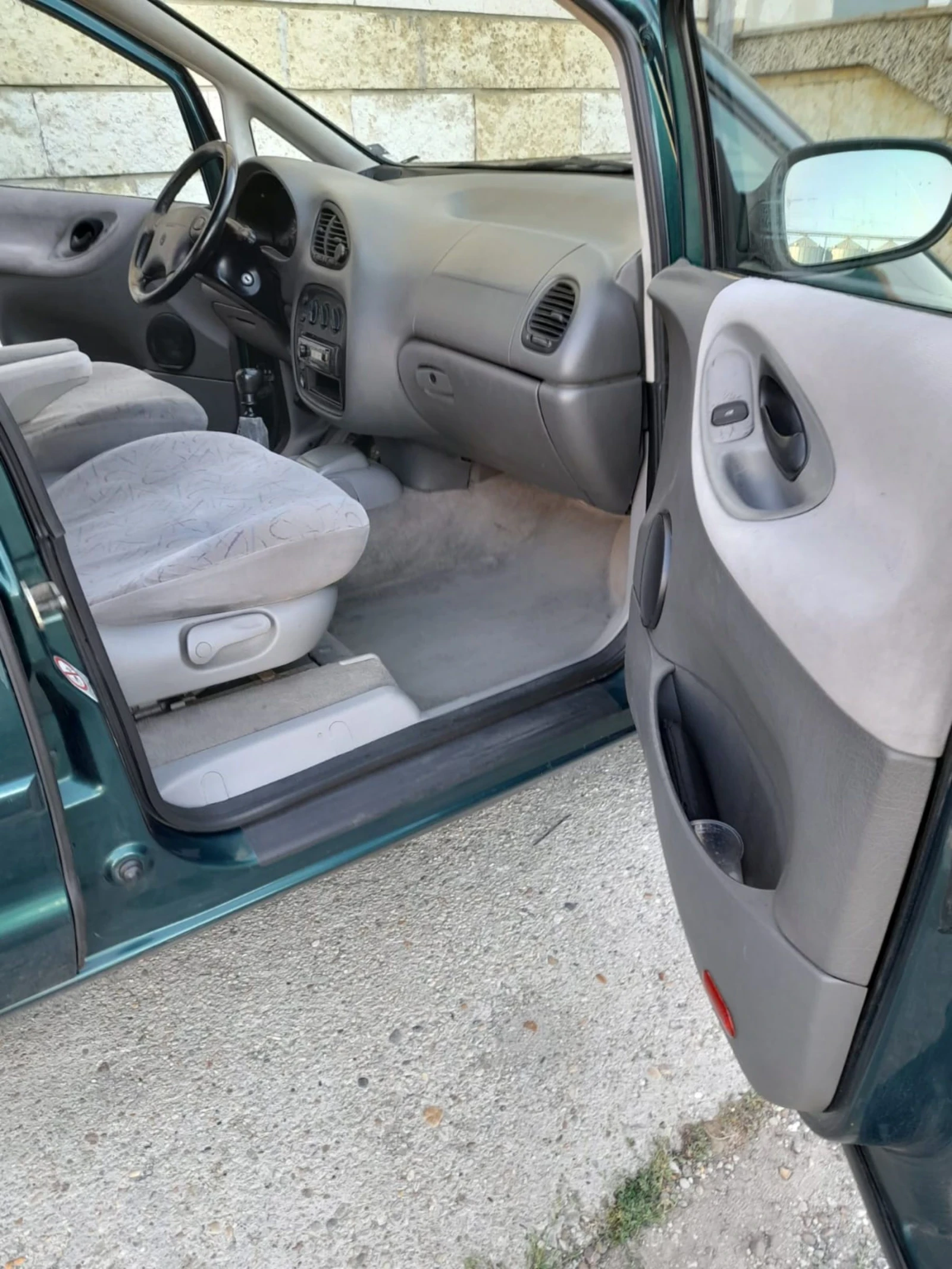 VW Sharan 1.9 TDI 110ps  | Mobile.bg — изображение 13