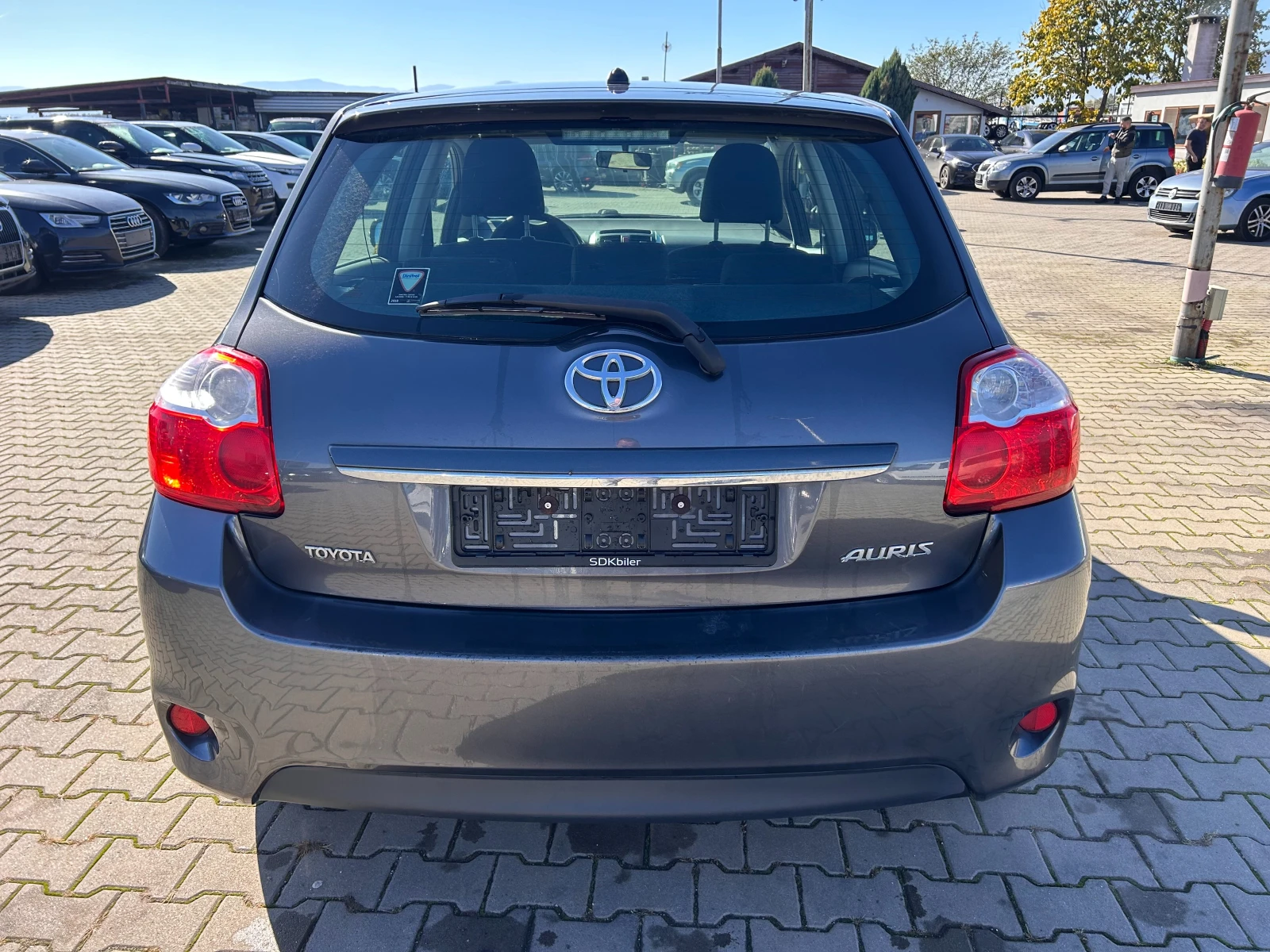Toyota Auris 1.3i EURO 5 - изображение 7