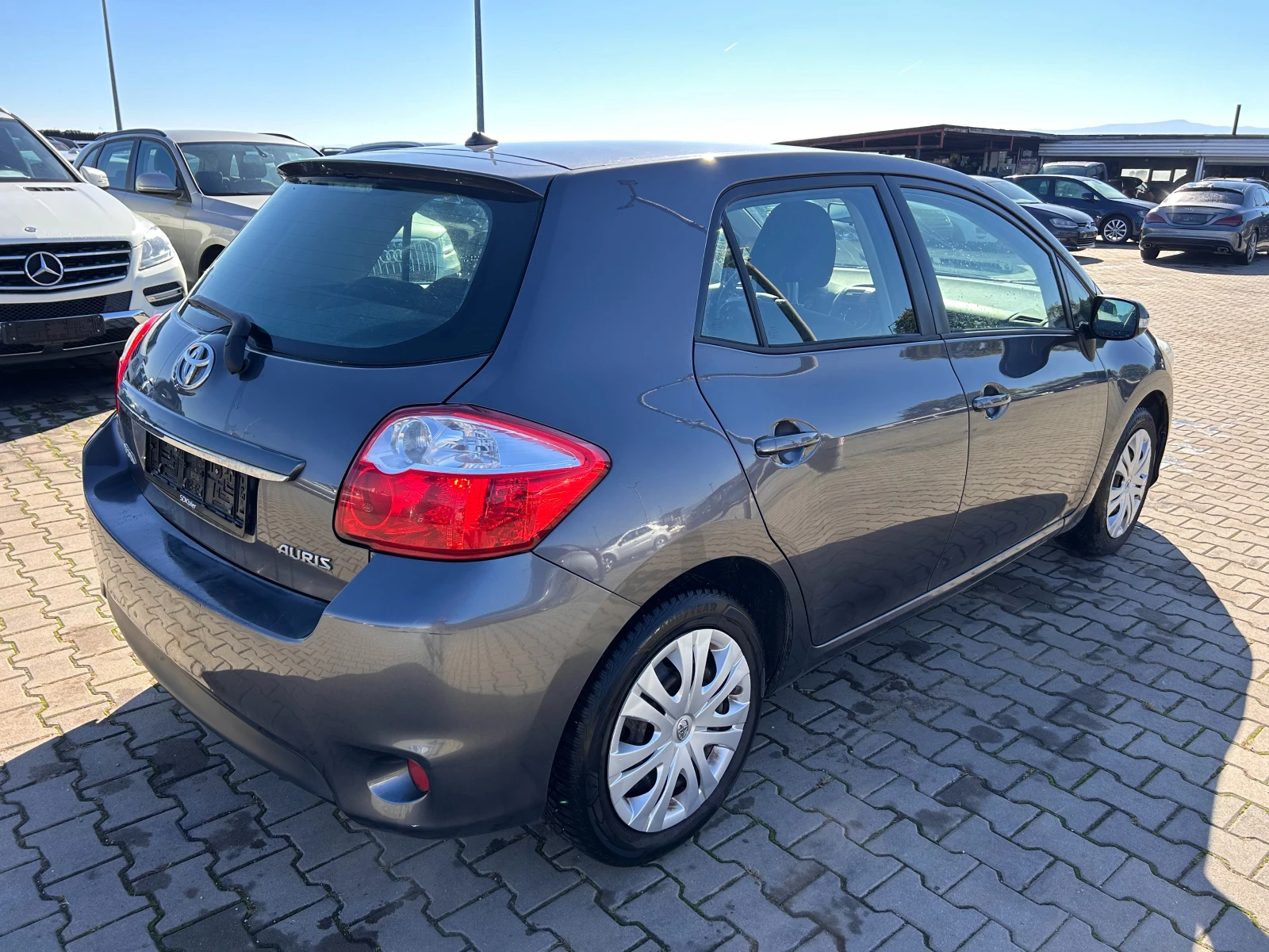 Toyota Auris 1.3i EURO 5 - изображение 6