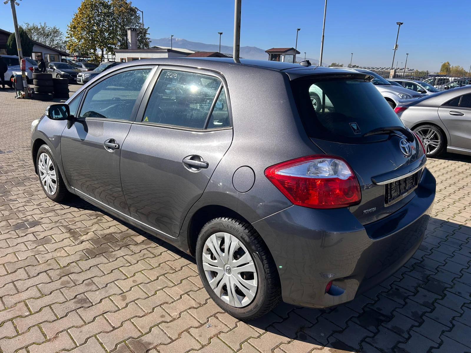 Toyota Auris 1.3i EURO 5 - изображение 8