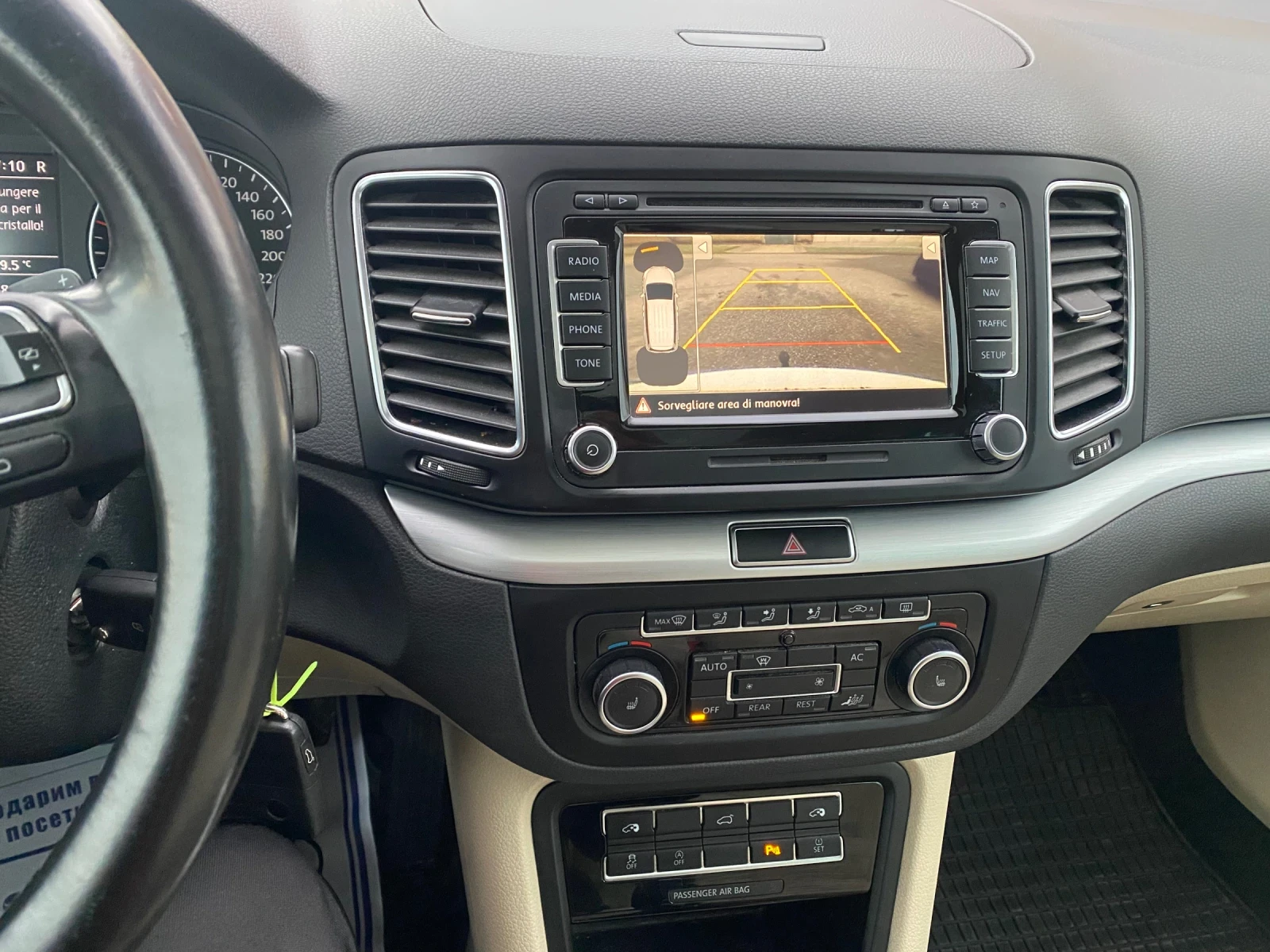 VW Sharan 2.0TDI DSG ЕЛ.ВРАТИ ПЕРФЕКТНО СЪСТОЯНИЕ - изображение 10