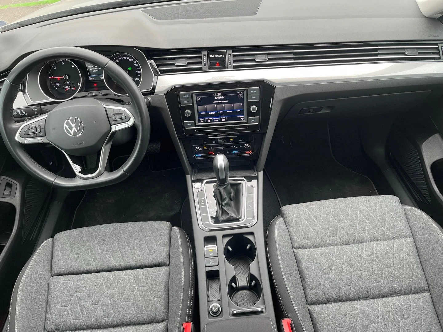 VW Passat Business 2.0 TDI SCR DSG, снимка 9 - Автомобили и джипове - 56421783