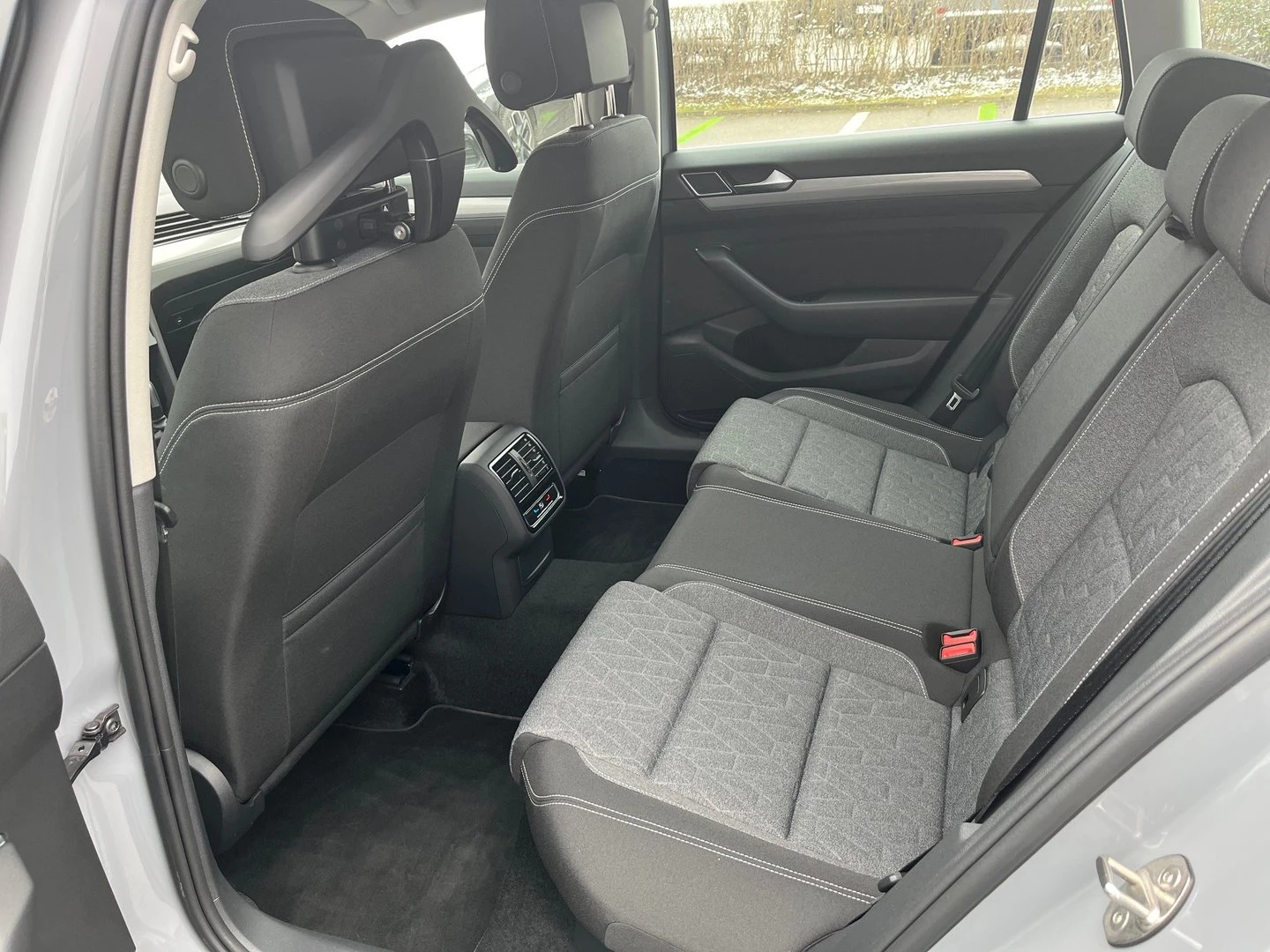 VW Passat Business 2.0 TDI SCR DSG, снимка 6 - Автомобили и джипове - 56421783