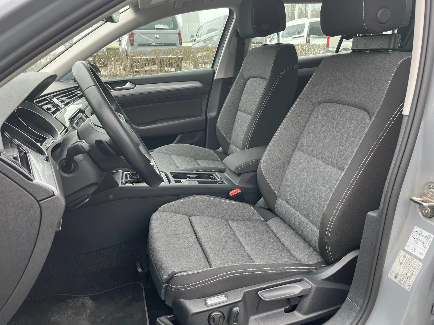 VW Passat Business 2.0 TDI SCR DSG, снимка 5 - Автомобили и джипове - 56421783
