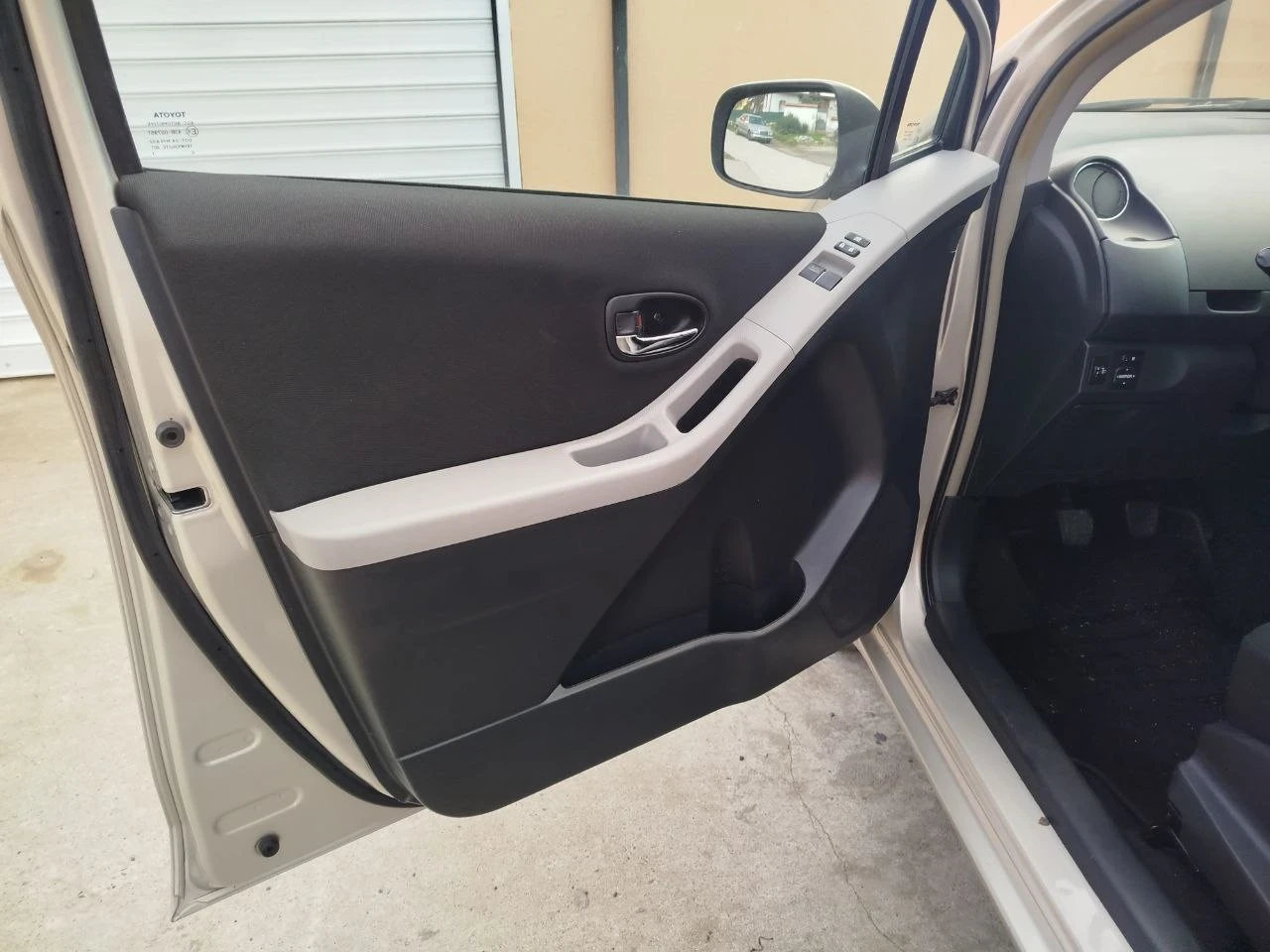 Toyota Yaris 1.4 D4D, снимка 6 - Автомобили и джипове - 53712616