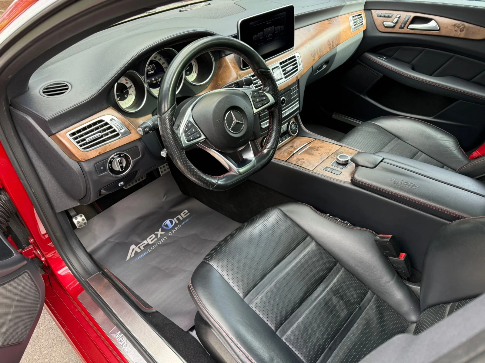 Mercedes-Benz CLS 350 AMG/4MATIC/HARMAN KARDON/TV, снимка 8 - Автомобили и джипове - 54549680