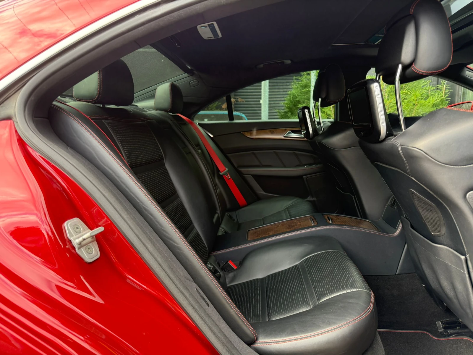 Mercedes-Benz CLS 350 AMG/4MATIC/HARMAN KARDON/TV, снимка 12 - Автомобили и джипове - 54549680