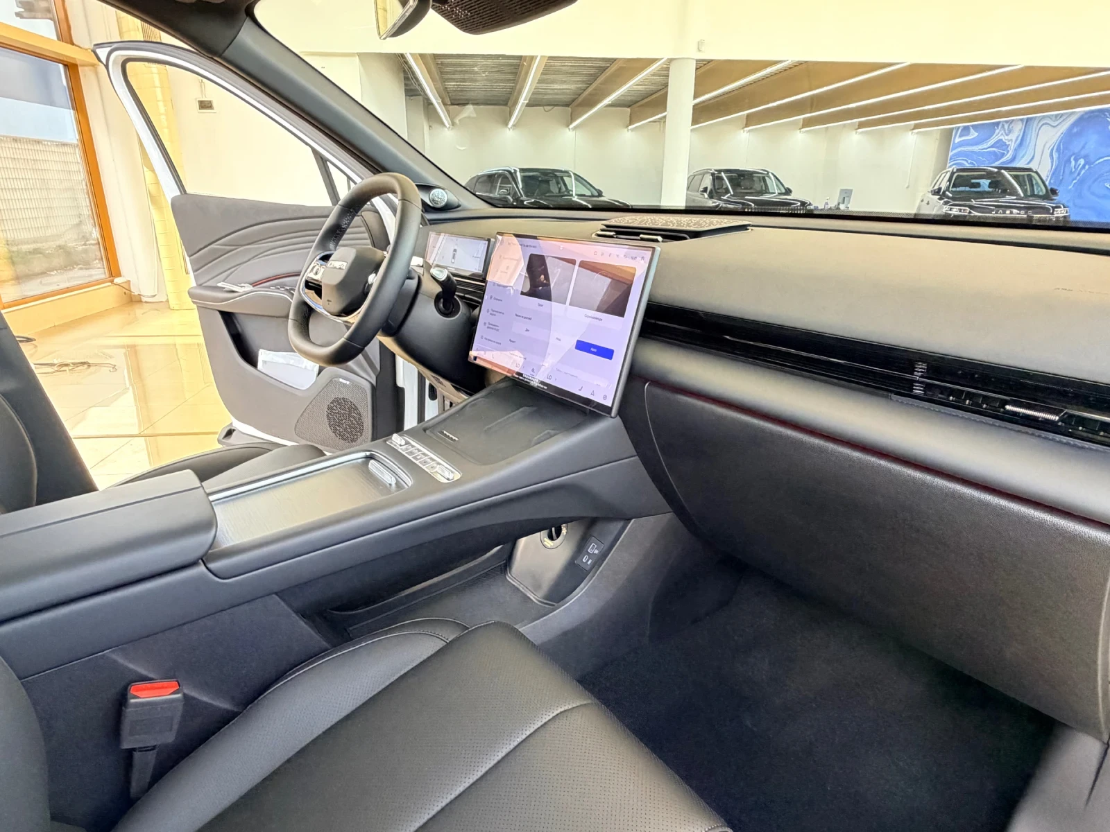Omoda 7 Phev 351 кс , снимка 10 - Автомобили и джипове - 54691256