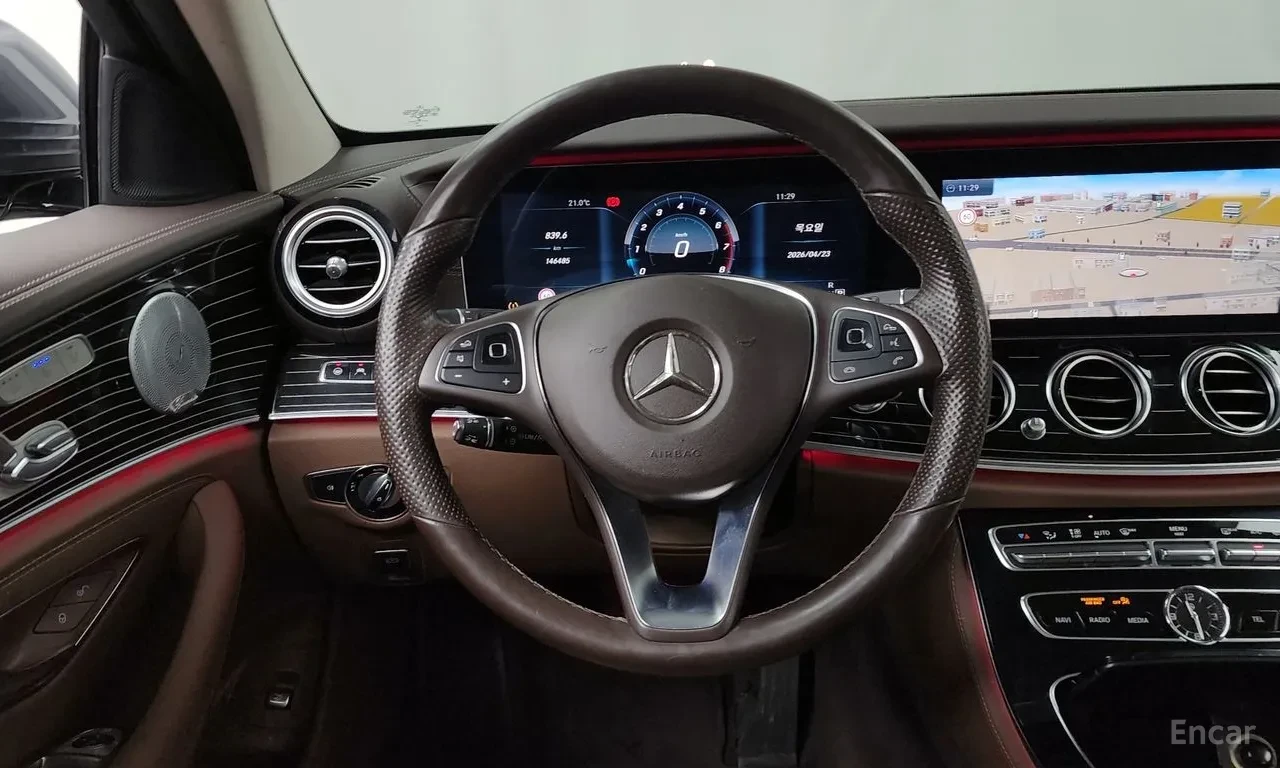 Mercedes-Benz E 400 360view* Pano* Burmester* Обдухване* Подгрев* HUD*, снимка 8 - Автомобили и джипове - 54739785