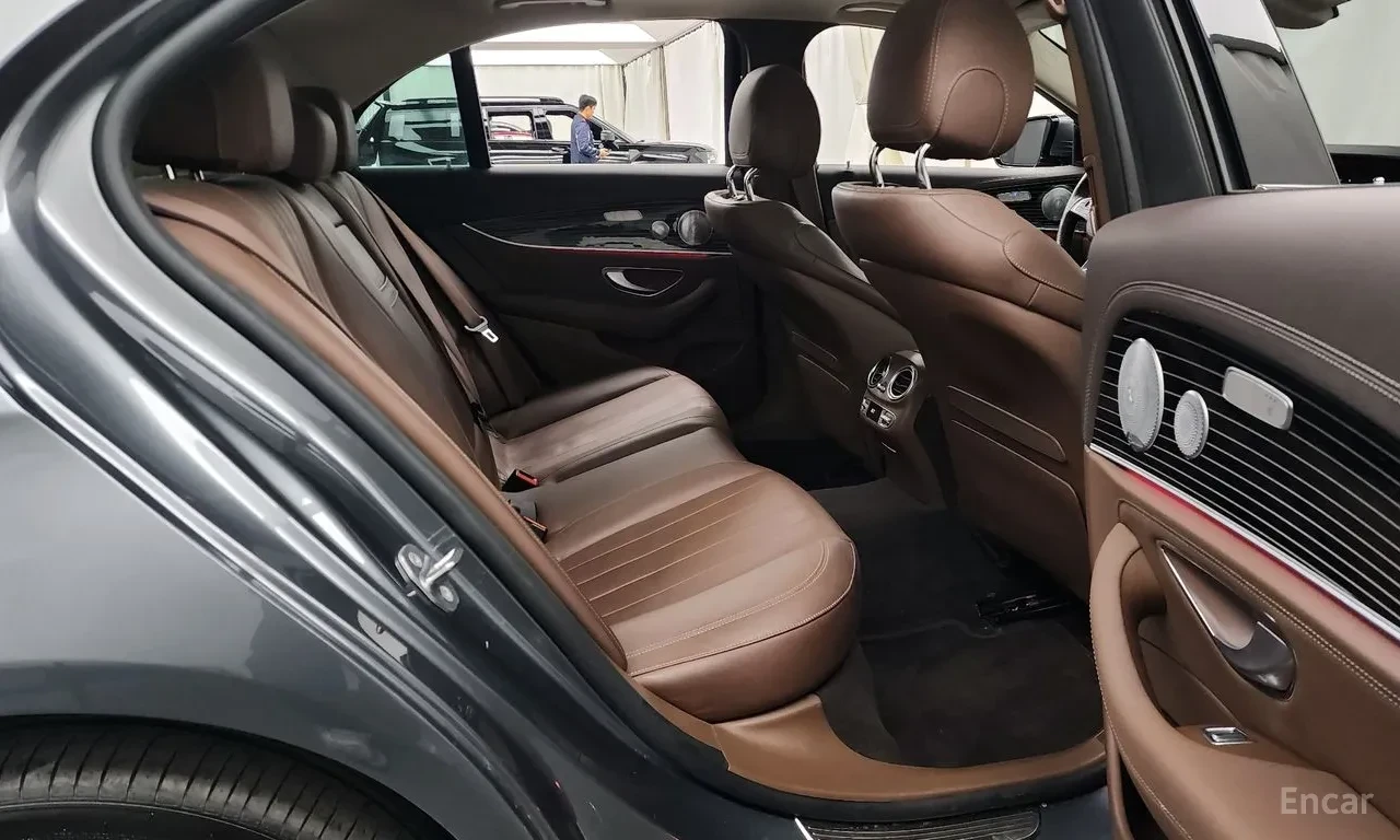 Mercedes-Benz E 400 360view* Pano* Burmester* Обдухване* Подгрев* HUD*, снимка 10 - Автомобили и джипове - 54739785
