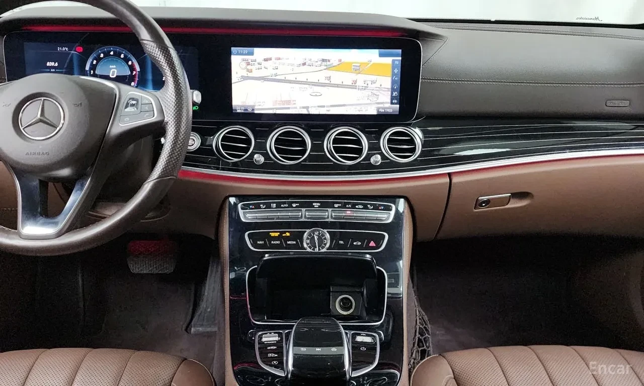 Mercedes-Benz E 400 360view* Pano* Burmester* Обдухване* Подгрев* HUD*, снимка 11 - Автомобили и джипове - 54739785