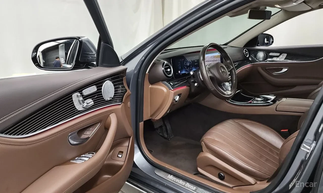Mercedes-Benz E 400 360view* Pano* Burmester* Обдухване* Подгрев* HUD*, снимка 7 - Автомобили и джипове - 54739785