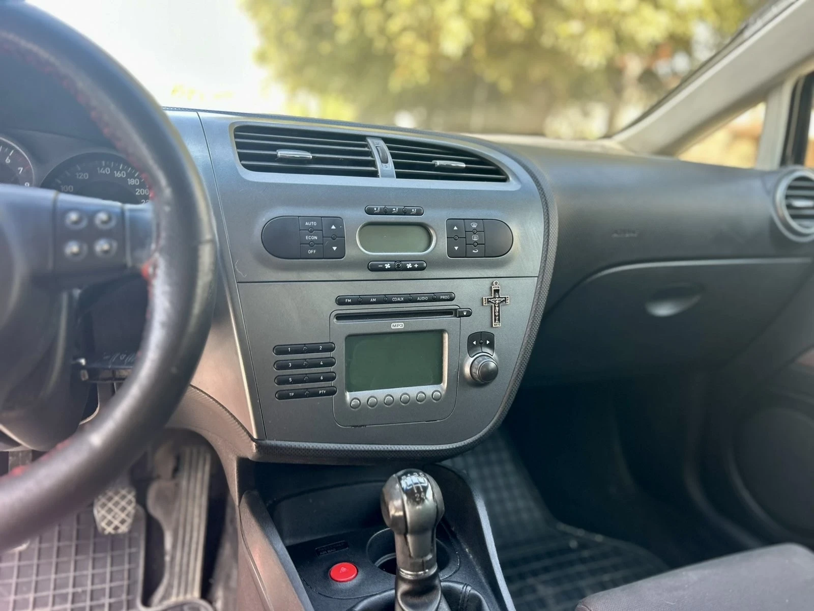 Seat Leon 1.6 газ/бензин, снимка 7 - Автомобили и джипове - 54883610