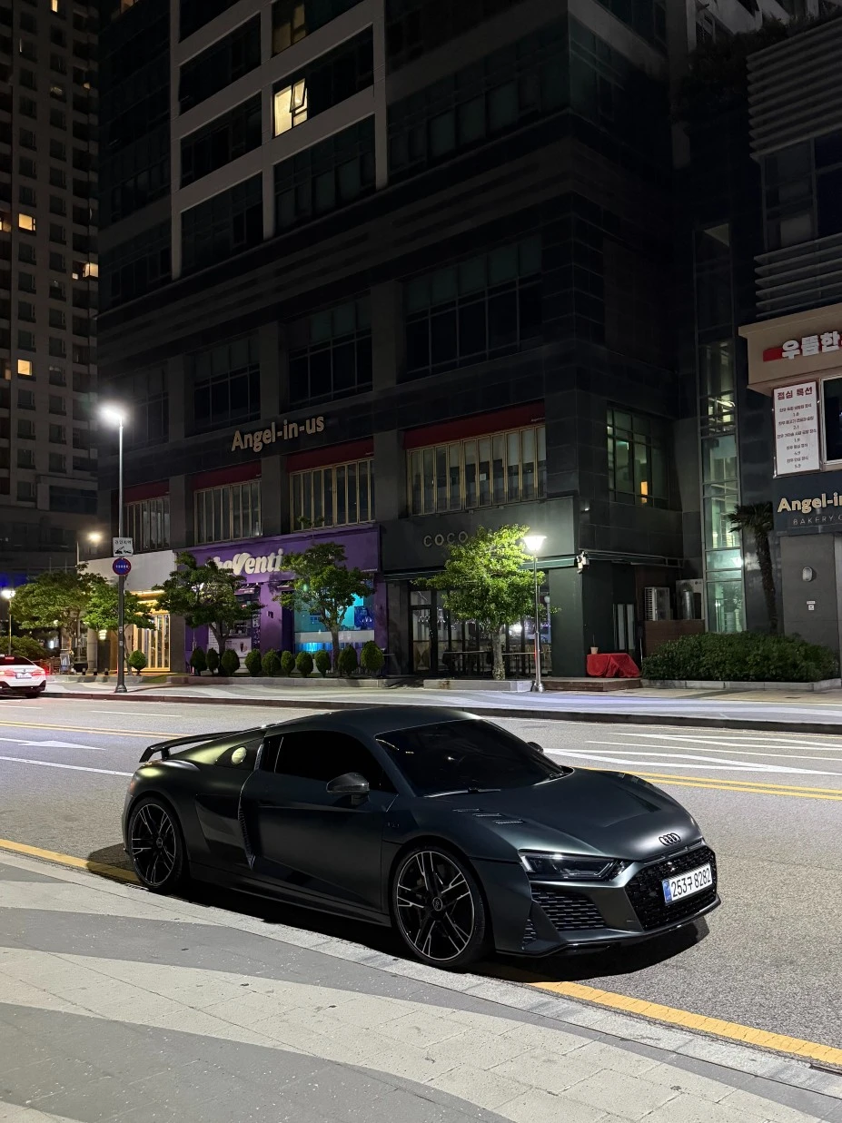 Audi R8 V10 Plus* B&O* КРАЙНА ЦЕНА, снимка 2 - Автомобили и джипове - 55238009