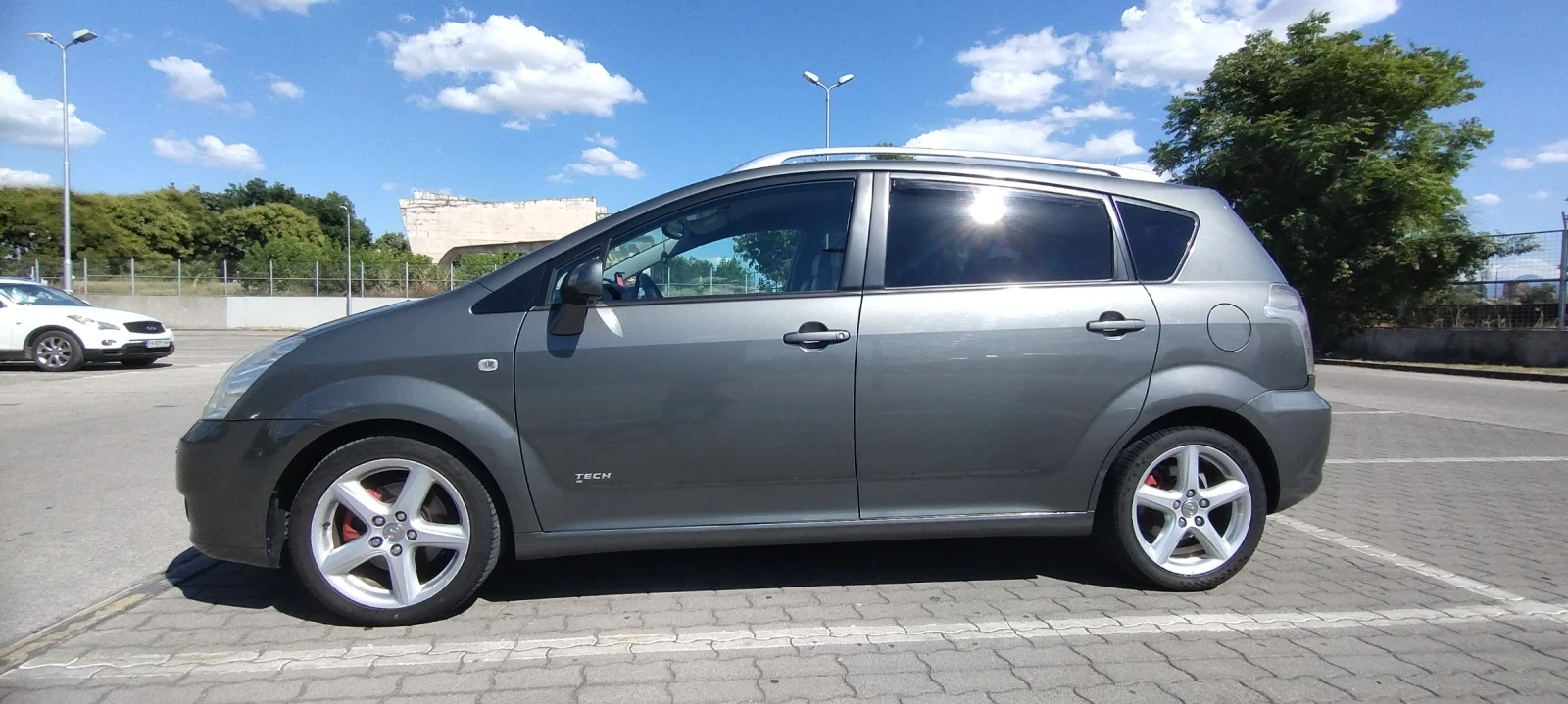 Toyota Corolla verso D-4D, снимка 6 - Автомобили и джипове - 55647249