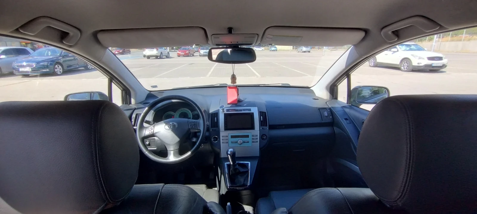 Toyota Corolla verso D-4D, снимка 9 - Автомобили и джипове - 55647249