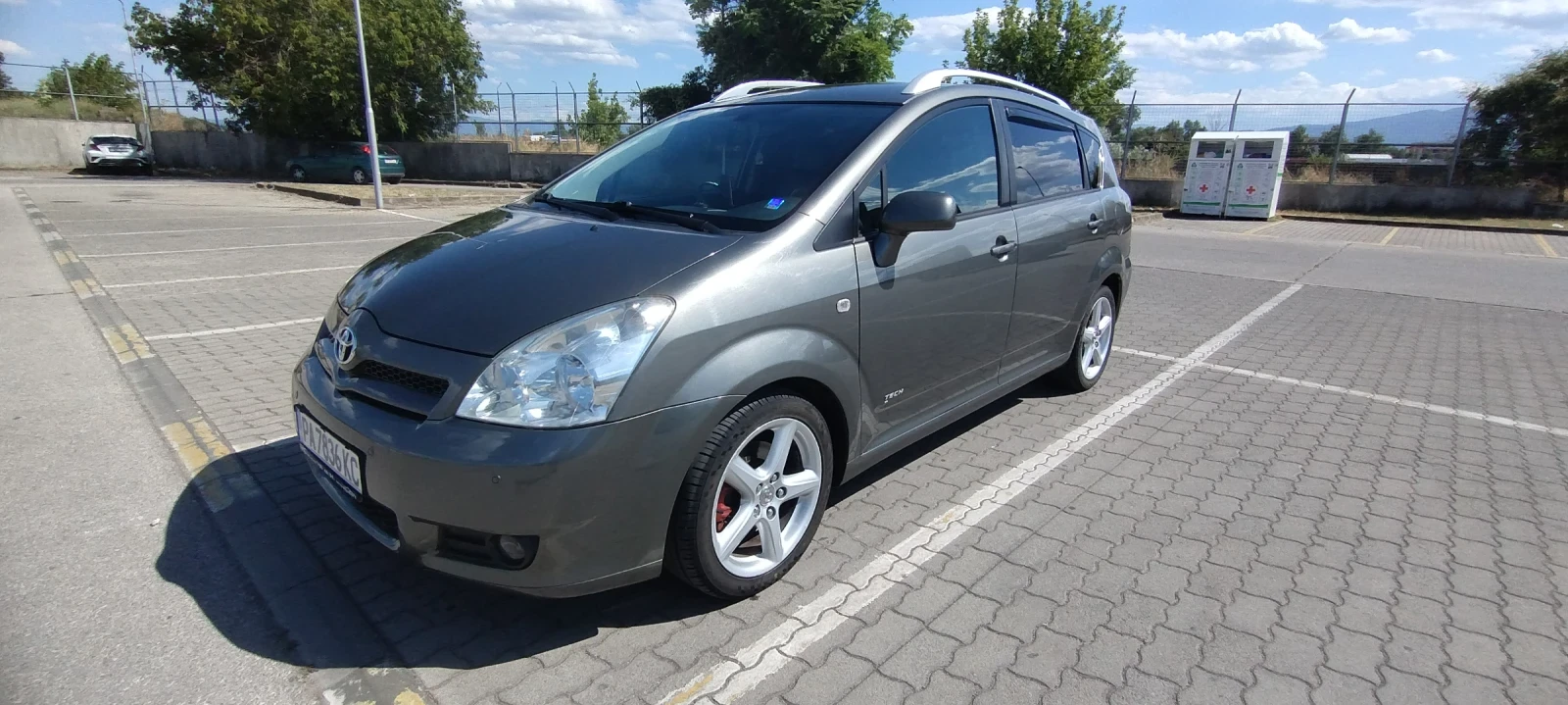 Toyota Corolla verso D-4D, снимка 7 - Автомобили и джипове - 55647249
