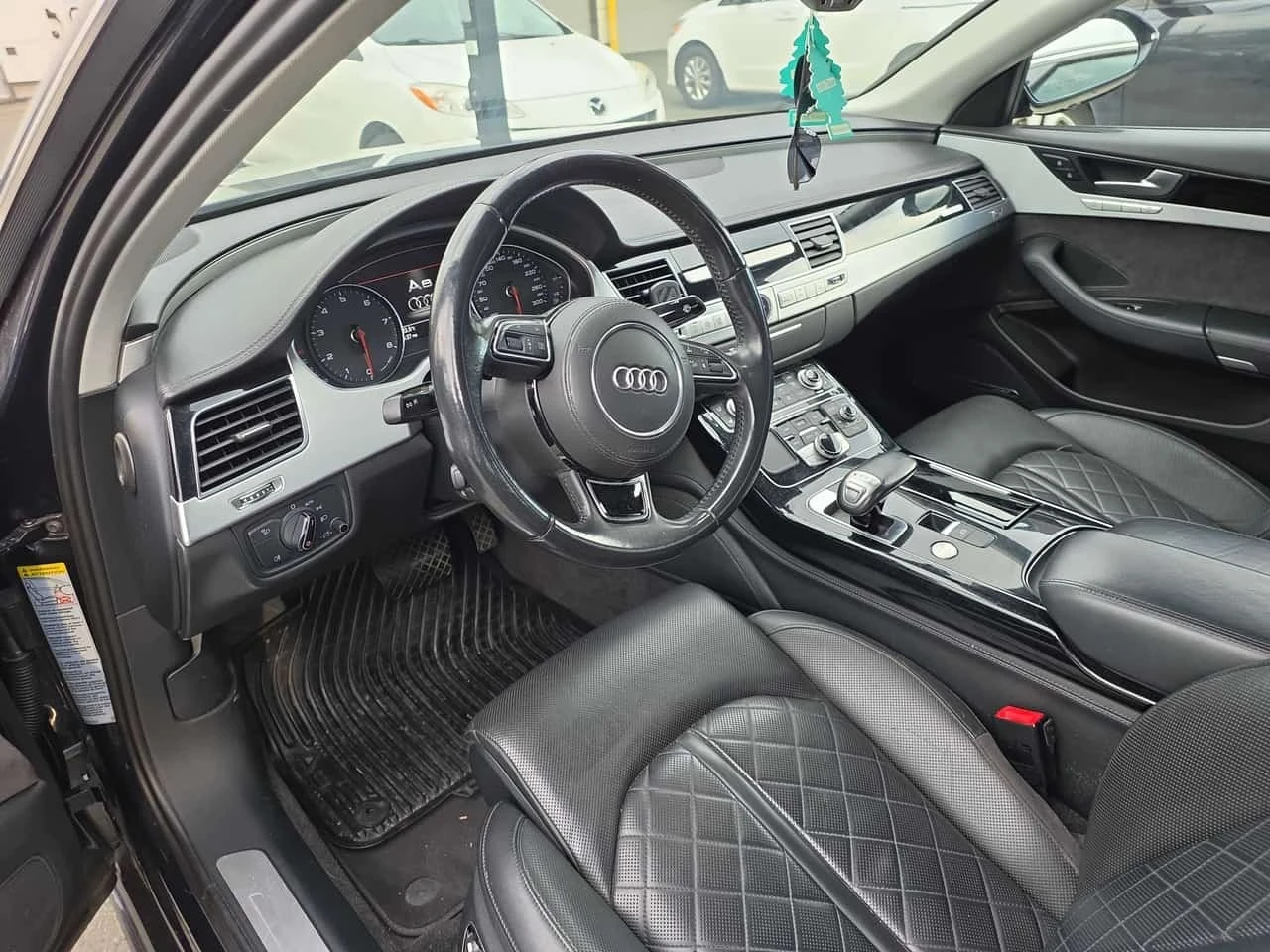 Audi A8 4.0T long / 360 / MATRIX / BOSE / ОБДУХВАНЕ , снимка 5 - Автомобили и джипове - 55782366