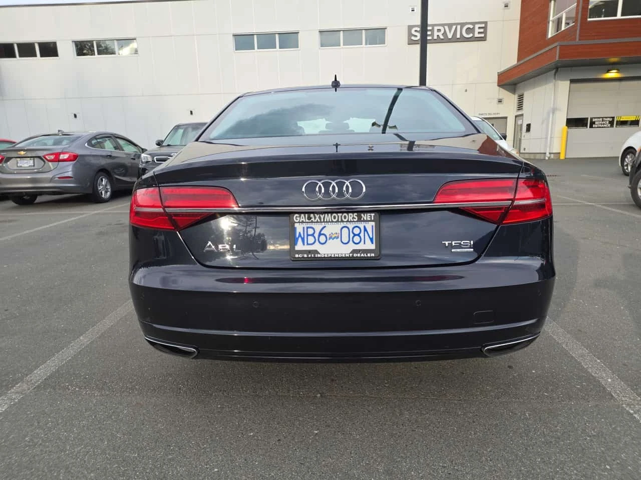 Audi A8 4.0T long / 360 / MATRIX / BOSE / ОБДУХВАНЕ , снимка 4 - Автомобили и джипове - 55782366