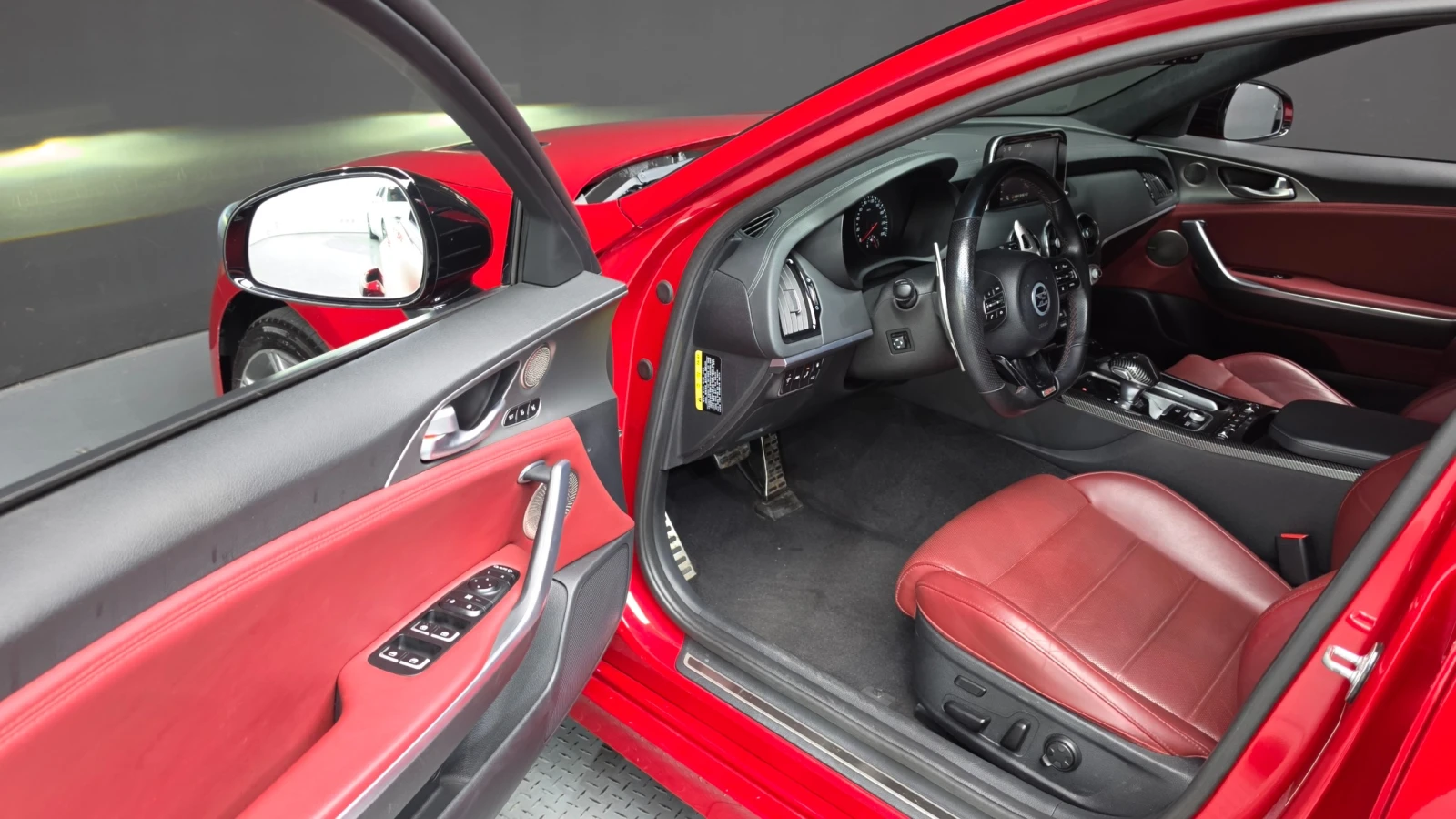 Kia Stinger 3.3 Turbo AWD, снимка 10 - Автомобили и джипове - 55949849