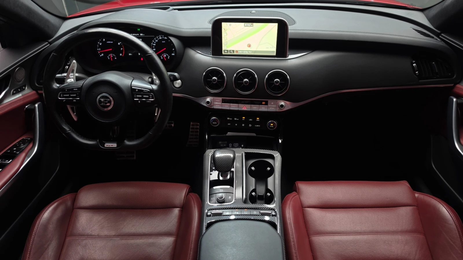 Kia Stinger 3.3 Turbo AWD, снимка 7 - Автомобили и джипове - 55949849
