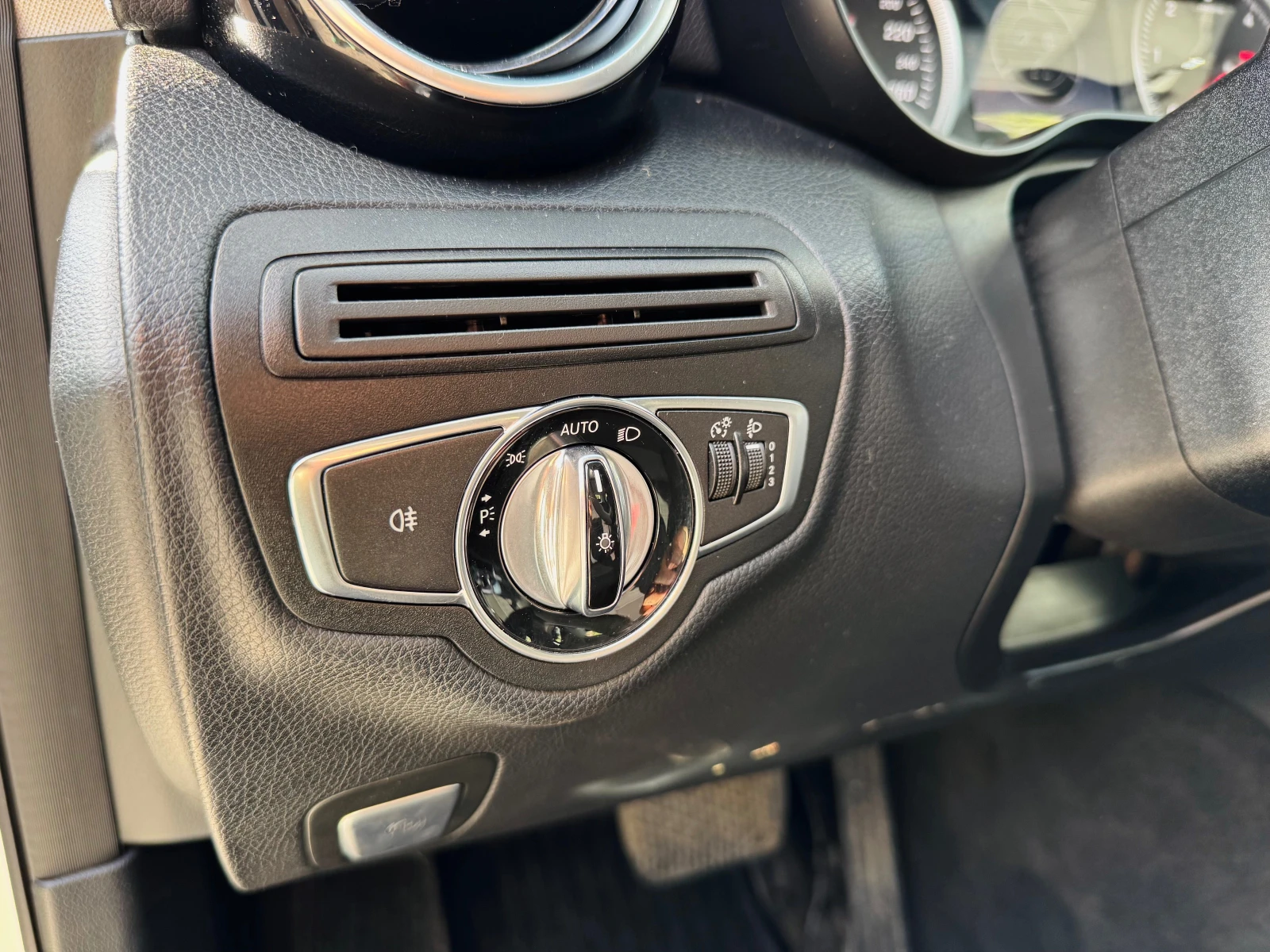Mercedes-Benz C 200 7G-Tronic Plus, снимка 15 - Автомобили и джипове - 55961761
