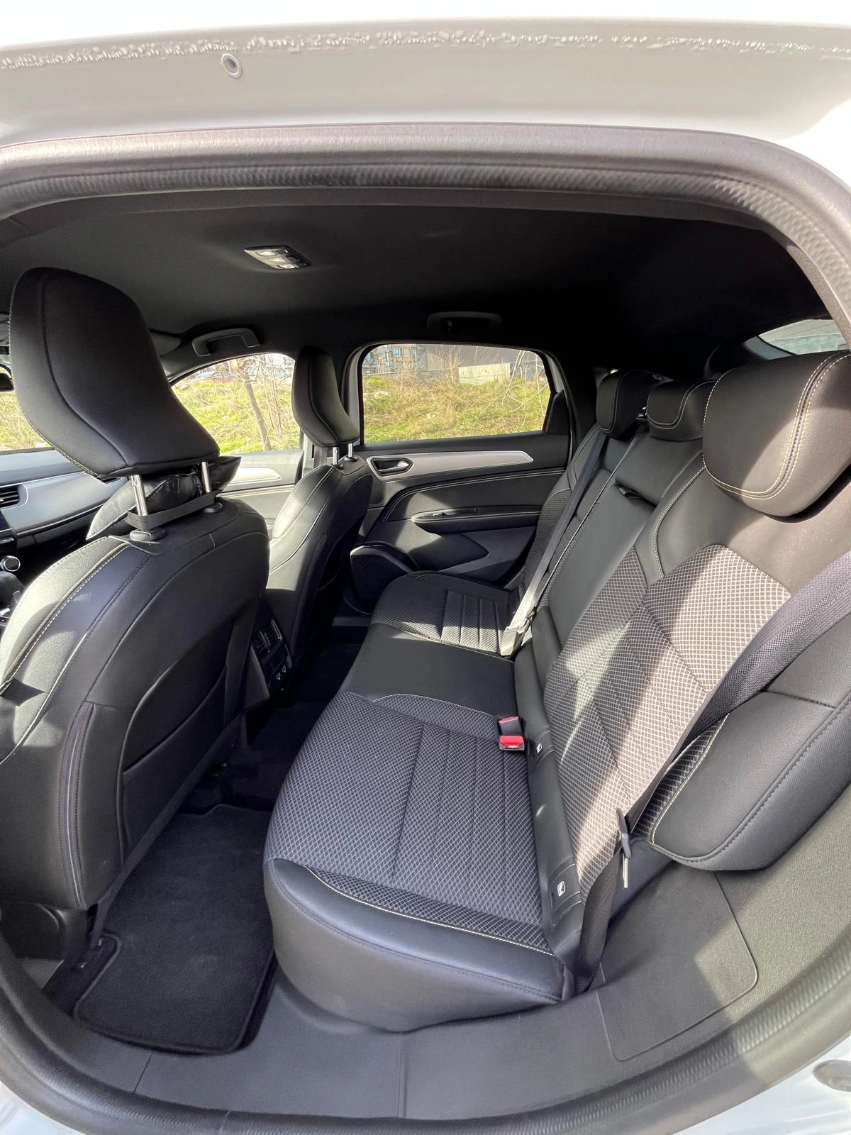 Renault Arkana mild hybrid EDC, снимка 12 - Автомобили и джипове - 56630524