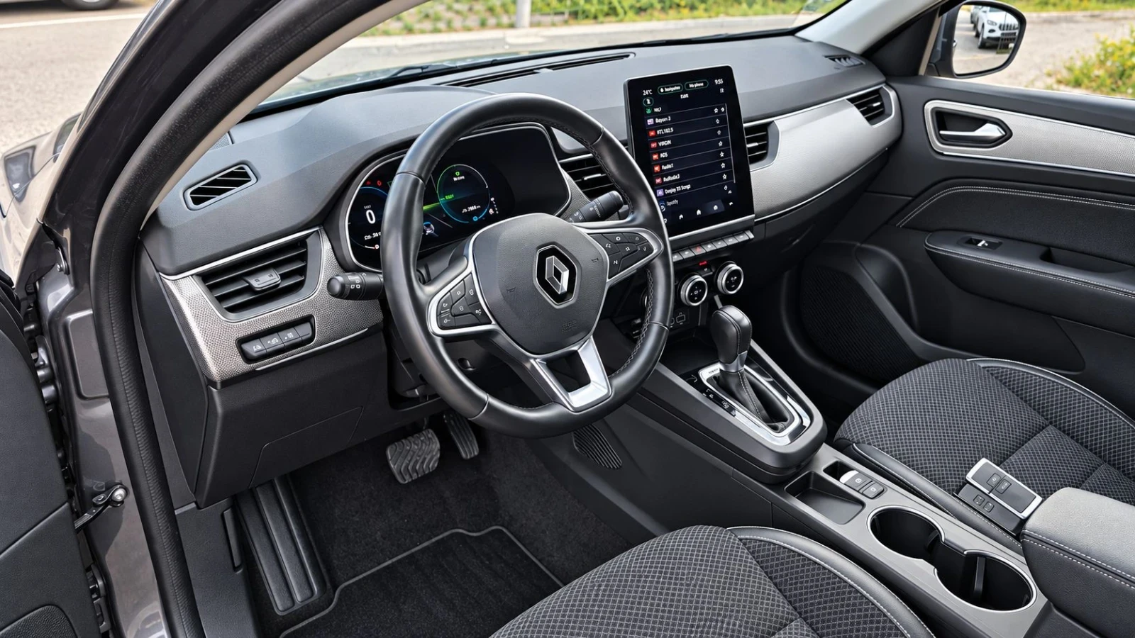Renault Arkana 1.6 E-Tech-Hybrid-Intens-145hp, снимка 10 - Автомобили и джипове - 56253505