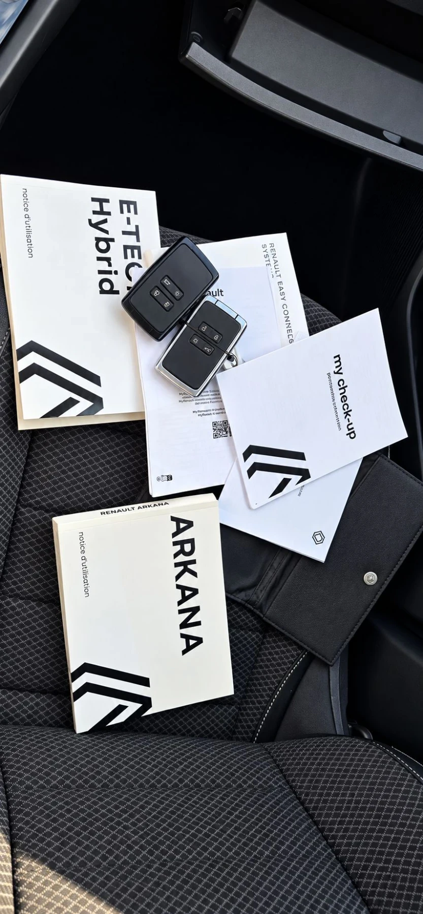 Renault Arkana 1.6 E-Tech-Hybrid-Intens-145hp, снимка 16 - Автомобили и джипове - 56253505