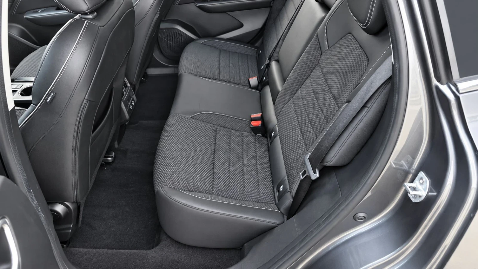 Renault Arkana 1.6 E-Tech-Hybrid-Intens-145hp, снимка 8 - Автомобили и джипове - 56253505