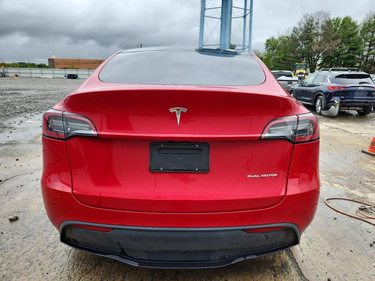 Tesla Model Y Long Range Dual Motor AWD, снимка 4 - Автомобили и джипове - 56503259