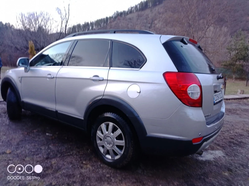 Chevrolet Captiva 2.4, снимка 2 - Автомобили и джипове - 48789101