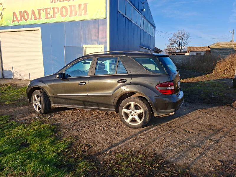 Mercedes-Benz ML, снимка 3 - Автомобили и джипове - 52887632