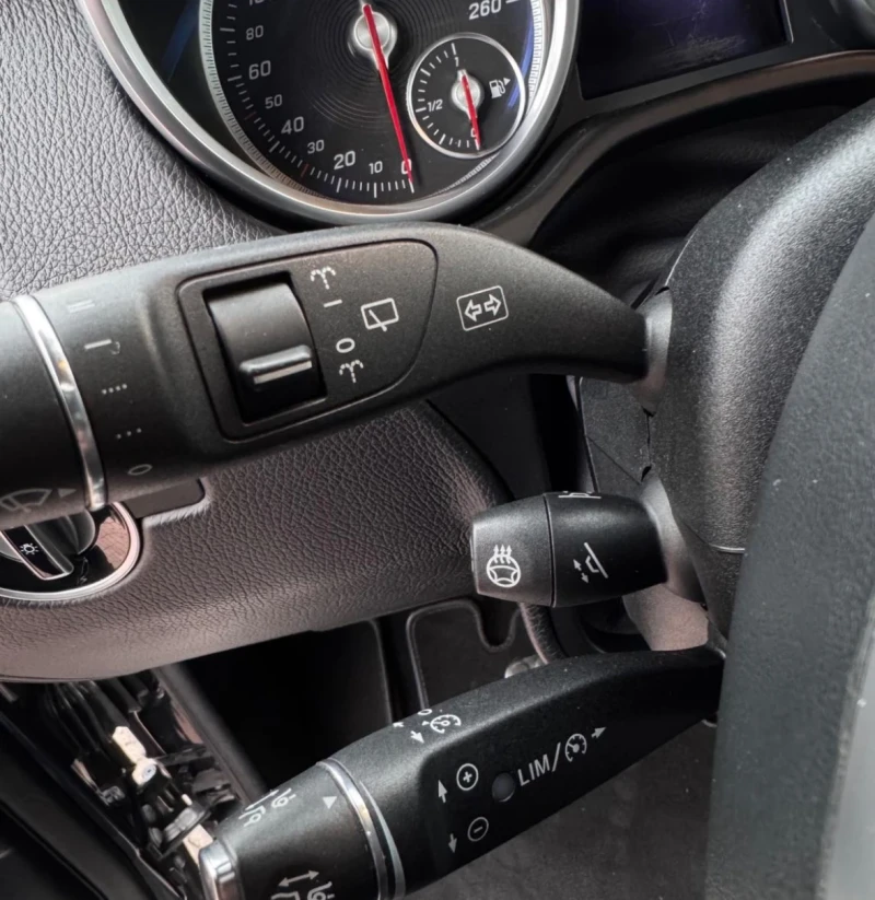 Mercedes-Benz G 500 G500 AMG /4x4/ Barbus/ Designo/ 3x DVD/H&K/Alcant, снимка 12 - Автомобили и джипове - 52669508