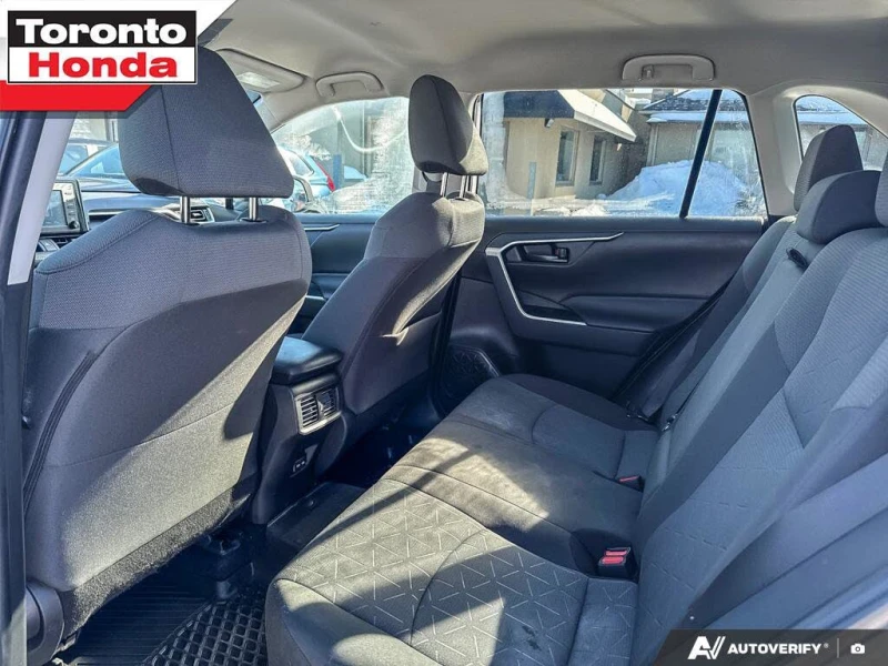 Toyota Rav4 LE* AWD* АвтоКредит* (ЦЕНА ДО БГ), снимка 15 - Автомобили и джипове - 53385247