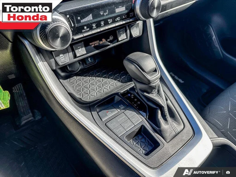 Toyota Rav4 LE* AWD* АвтоКредит* (ЦЕНА ДО БГ), снимка 12 - Автомобили и джипове - 53385247