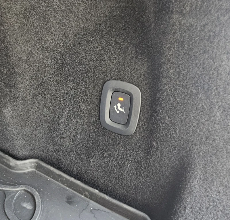 Volvo XC60 2.0d 190ks 4x4 Android Auto Carplay , снимка 14 - Автомобили и джипове - 53538072