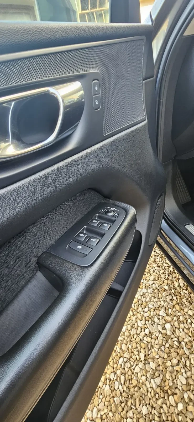 Volvo XC60 2.0d 190ks 4x4 Android Auto Carplay , снимка 15 - Автомобили и джипове - 53538072