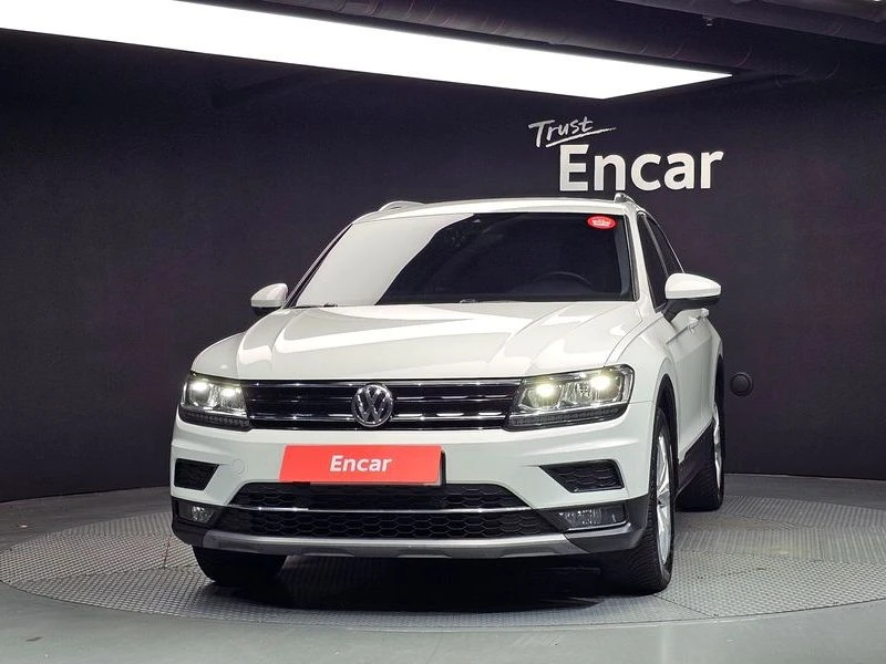 VW Tiguan 2.0 TDI Premium| 140к.с., снимка 3 - Автомобили и джипове - 56004283