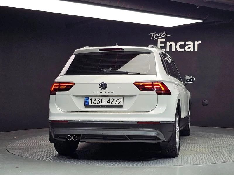 VW Tiguan 2.0 TDI Premium| 140к.с., снимка 4 - Автомобили и джипове - 56004283