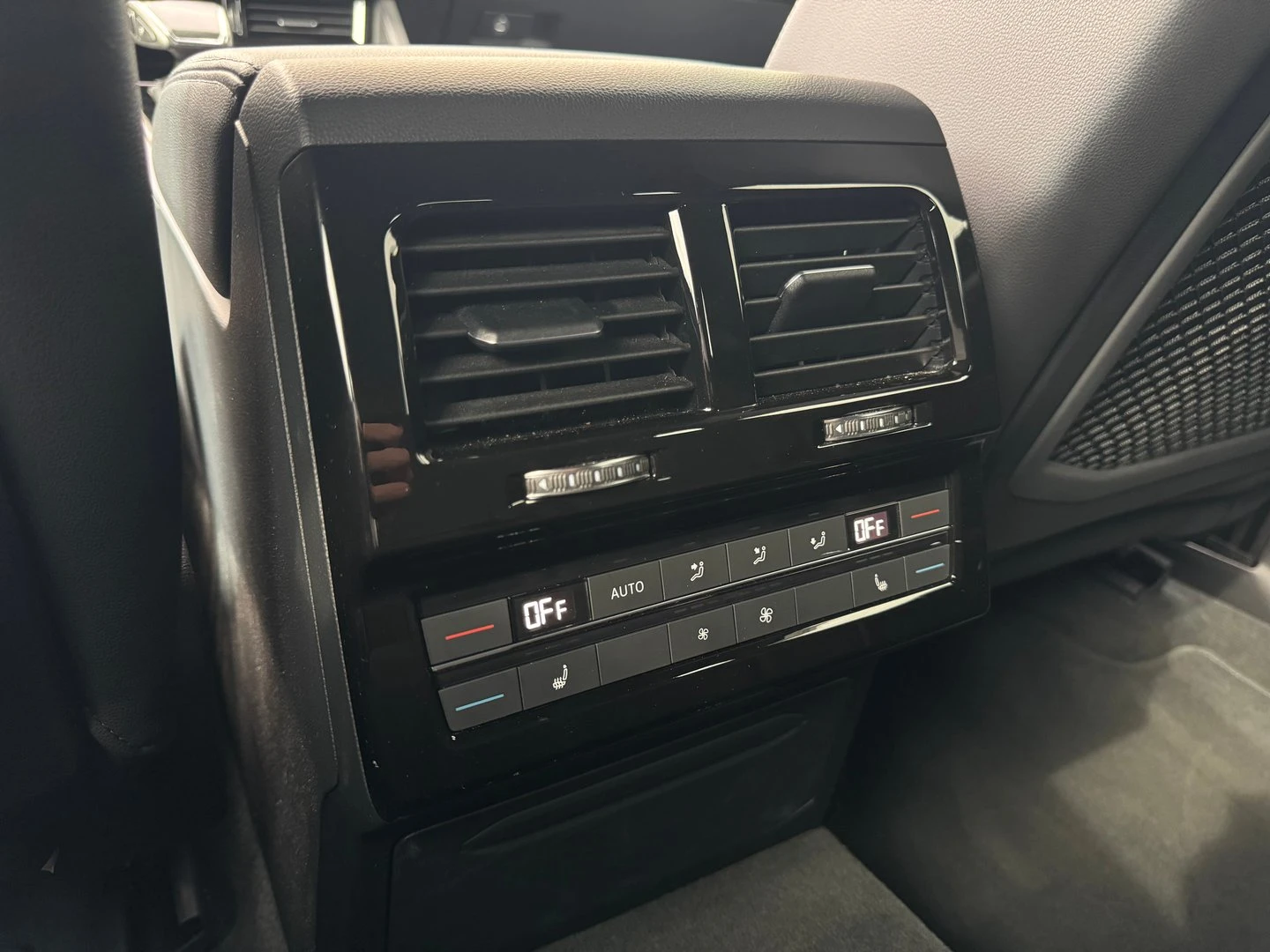 VW Touareg 3.0 V6 TDI SCR 4MOTION - изображение 9