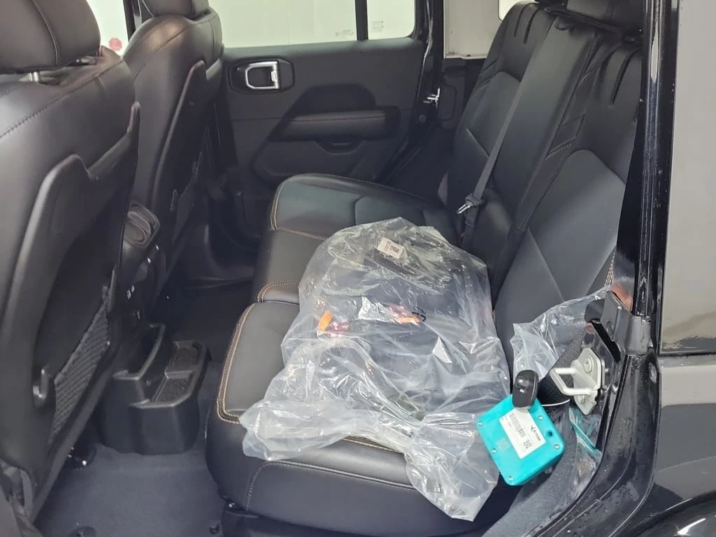 Jeep Wrangler * SAHARA * CARFAX *  | Mobile.bg   12