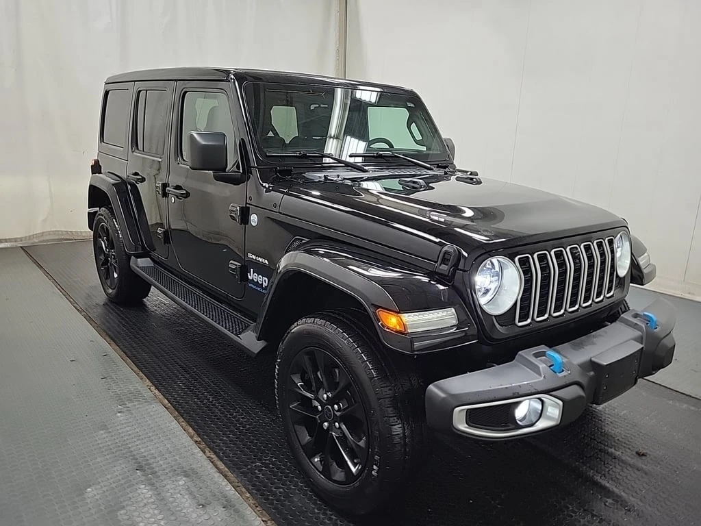 Jeep Wrangler * SAHARA * CARFAX *  - изображение 2