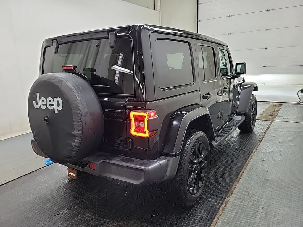 Jeep Wrangler * SAHARA * CARFAX *  - изображение 3